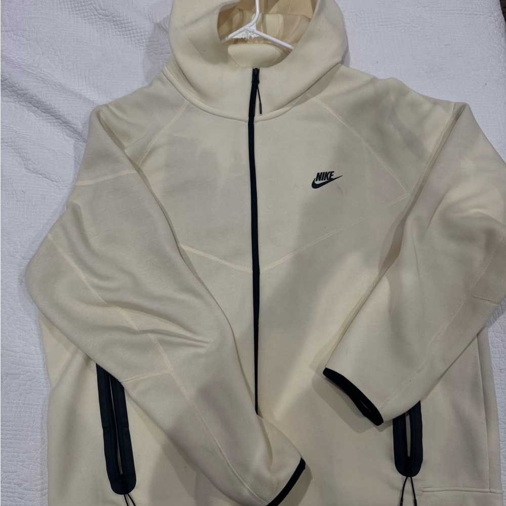 Cream Nike tech XXL